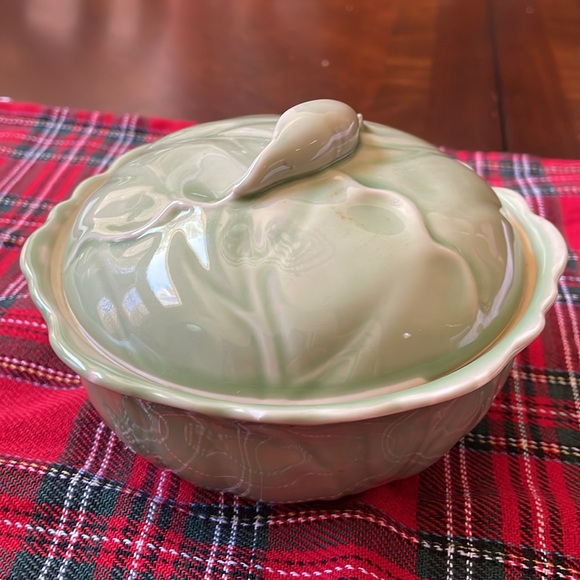 VTG Porcelain Ceramic Cabbage or Lettuce Ware Covered Bowl - Picture 8 of 9